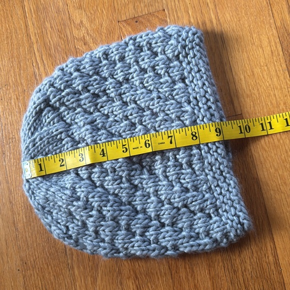 Burton Snowboards women’s hat - Picture 5 of 5